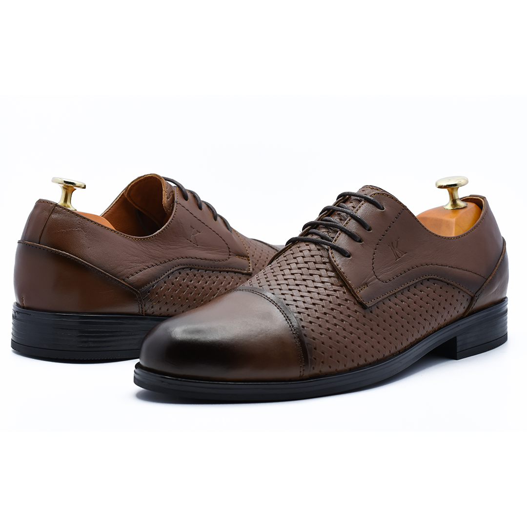 CHAUSSURE CLASS EN CUIR NOIR RF 765