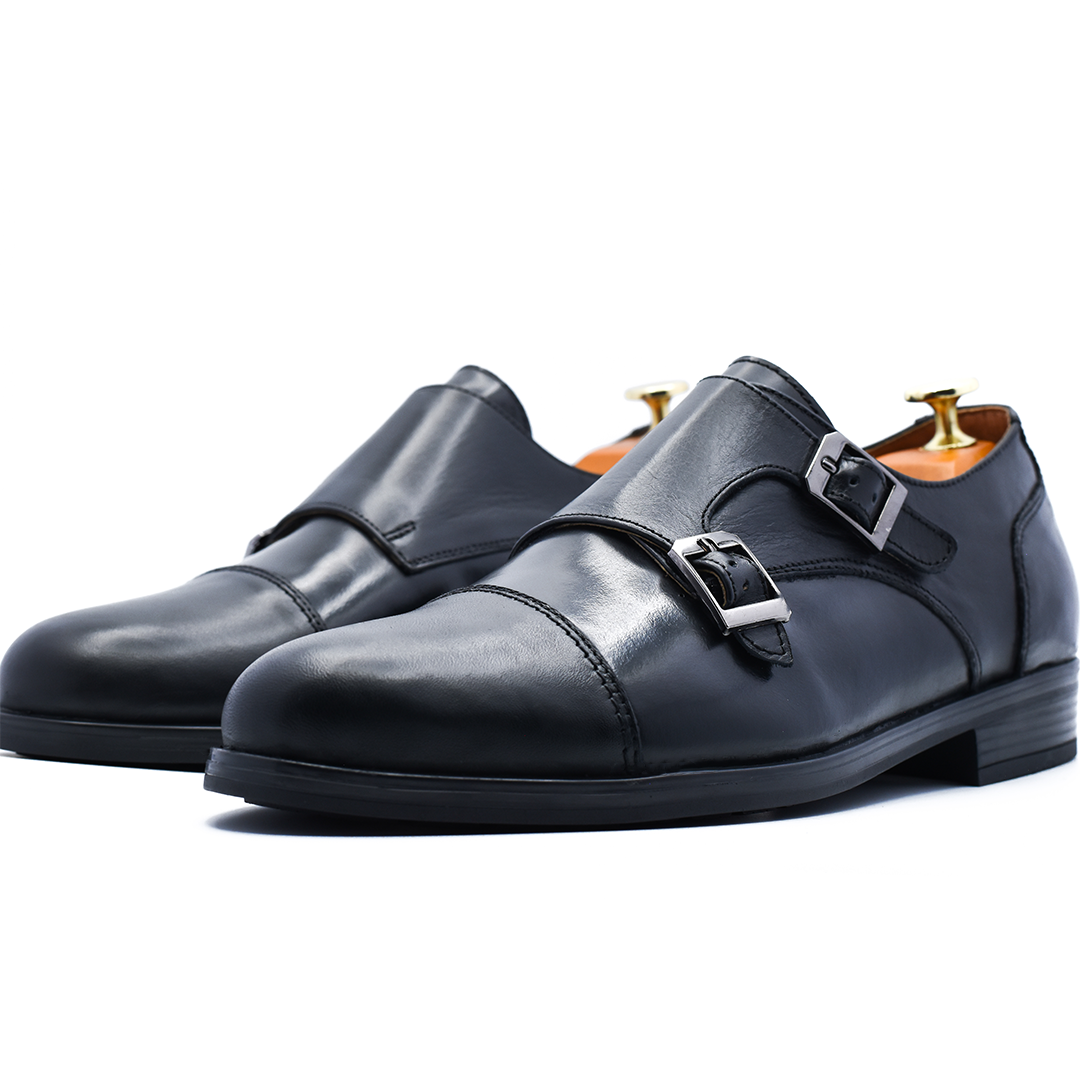 CHAUSSURE CLASS EN CUIR NOIR RF 716