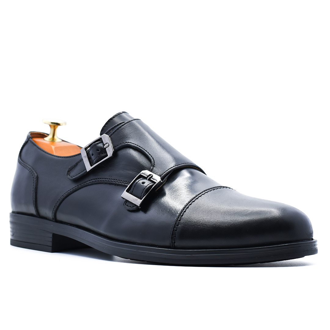 CHAUSSURE CLASS EN CUIR NOIR RF 716