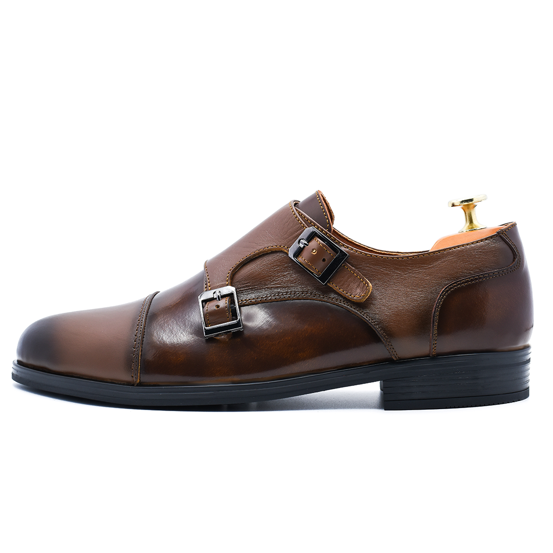 CHAUSSURE CLASS EN CUIR NOIR RF 716