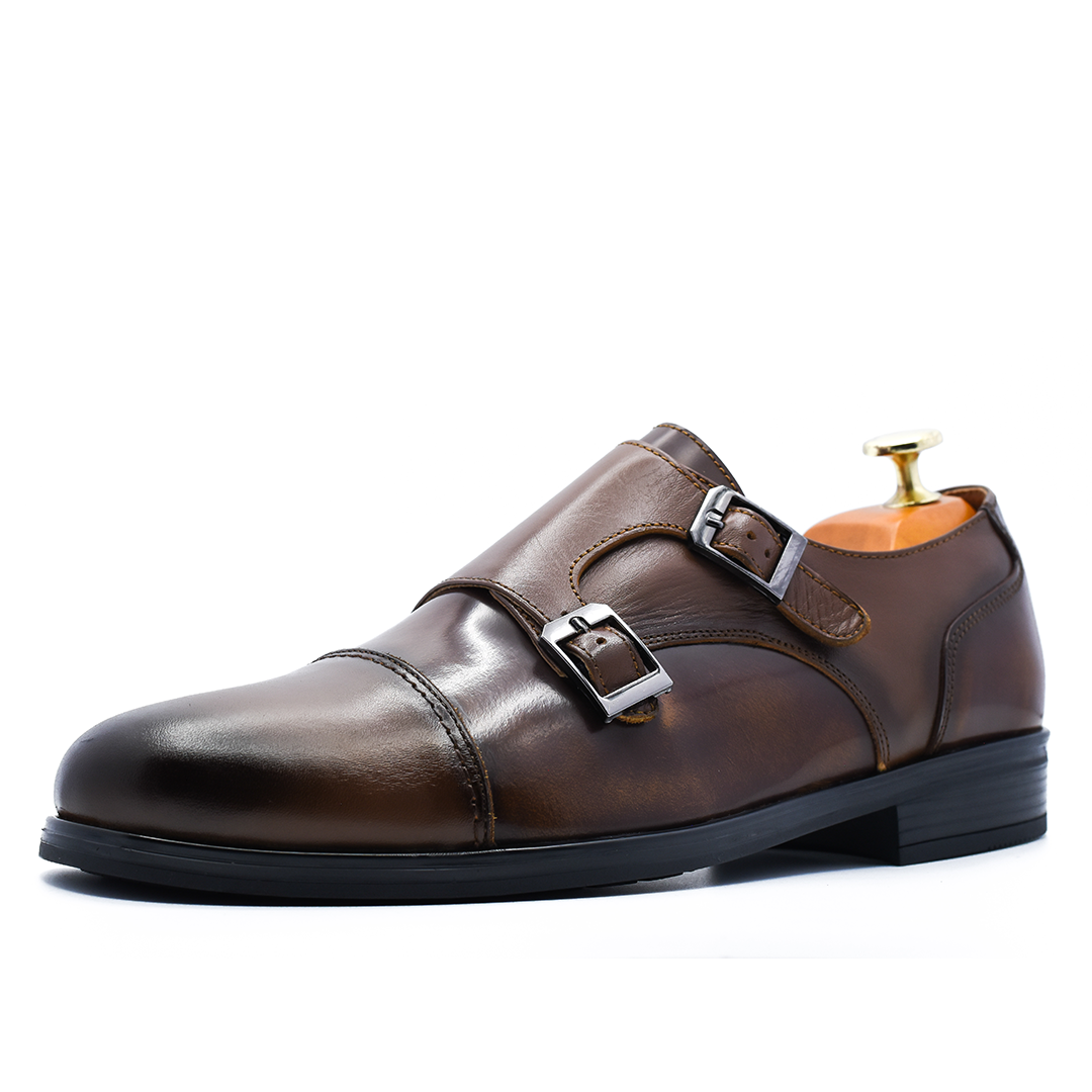 CHAUSSURE CLASS EN CUIR NOIR RF 716