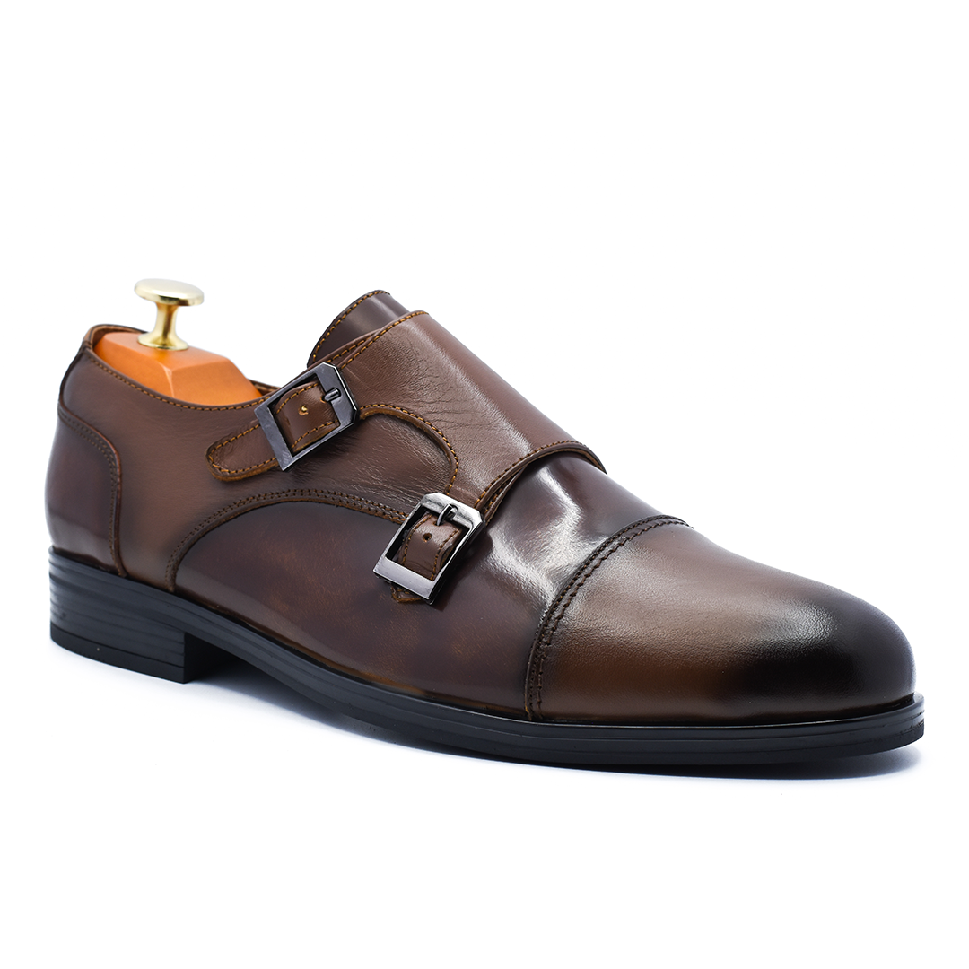 CHAUSSURE CLASS EN CUIR NOIR RF 716