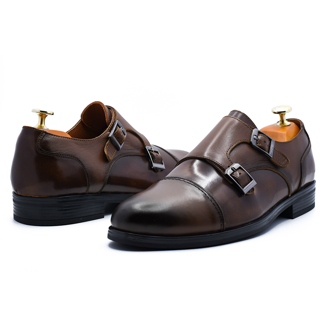 CHAUSSURE CLASS EN CUIR NOIR RF 716