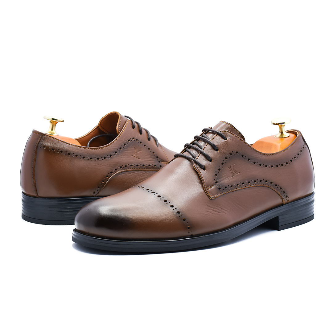 CHAUSSURE CLASS EN CUIR MARRON RF 711